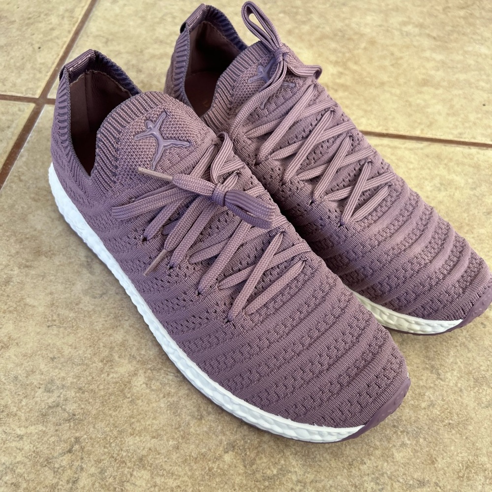 NWOT Danskin Bloom 10W slip on sneakers